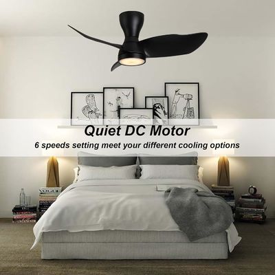 Un elegante ventilador de techo de 36 pulgadas de motor de CC con control inteligente y compatible con Alexa / Google Assistant